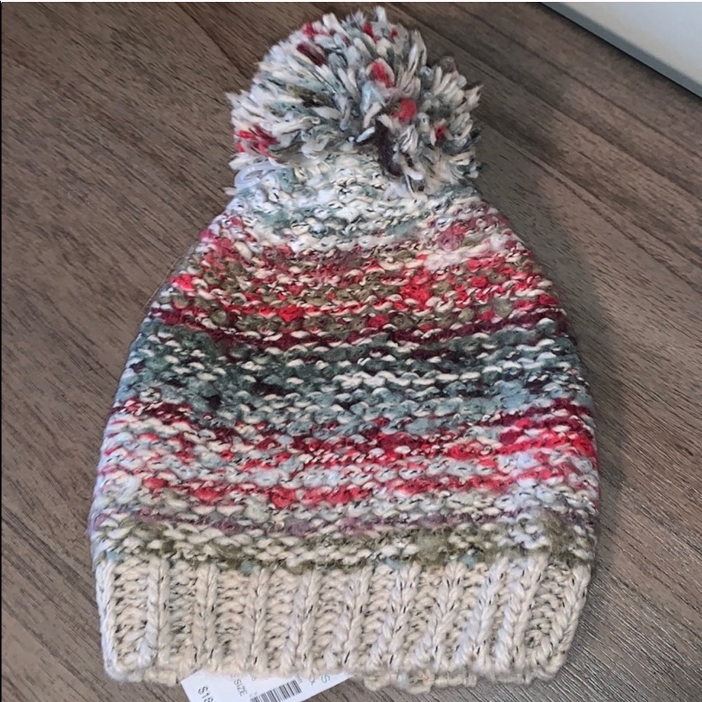 NWT Maurice’s Pom beanie